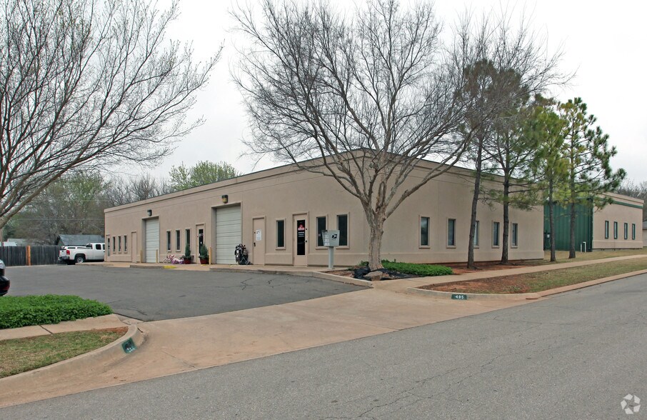 More Photos Of 405 W 2nd St, Edmond Office For Lease