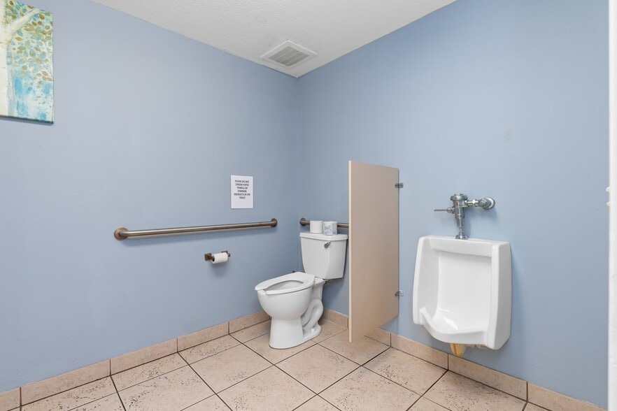 More Photos Of 2421 Tamiami Trl, Port Charlotte Office For Sale