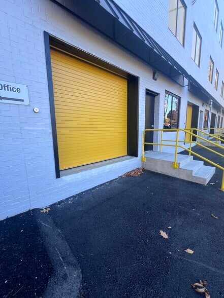 More Photos Of 250 Turnpike Rd, Southborough Office For Lease