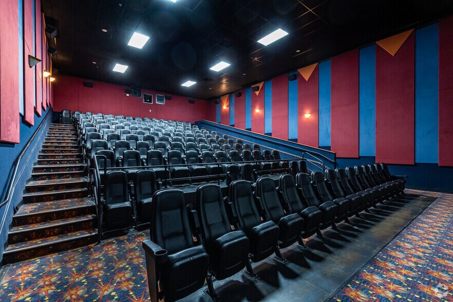 More Photos Of 555 Rohnert Park Expy W, Rohnert Park Freestanding For Lease