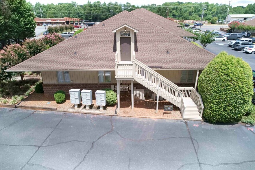 More Photos Of 4371 Charlotte Hwy, Clover Office For Sale