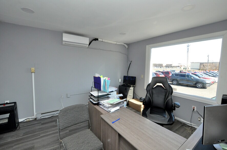 More Photos Of 1634 Nottingham Way, Hamilton Auto Dealership For Sale