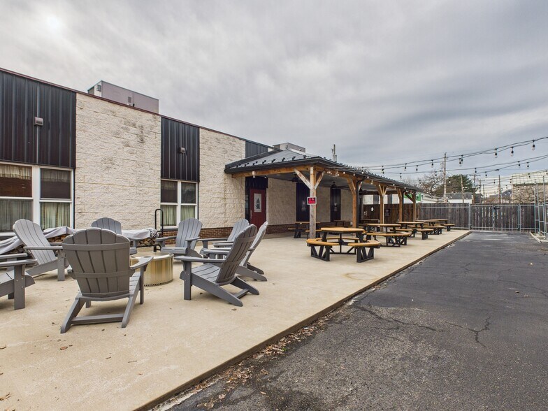 More Photos Of 913 Arch St, Williamsport Restaurant For Sale