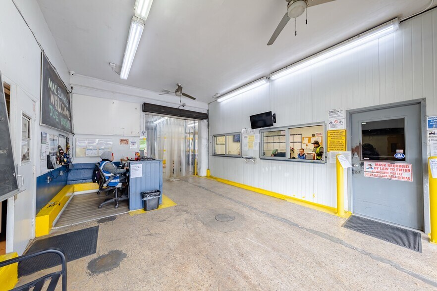 More Photos Of 1930 NW 23rd St, Miami Warehouse For Sale