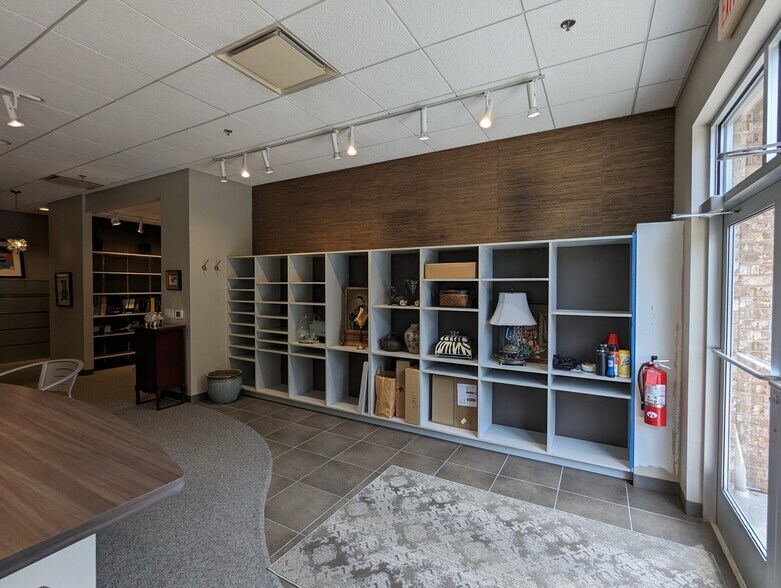 More Photos Of 11123-11137 N Wauwatosa Rd, Mequon Loft Creative Space For Lease