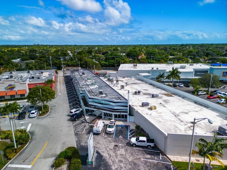 More Photos Of 14951 S Dixie Hwy, Palmetto Bay Freestanding For Sale