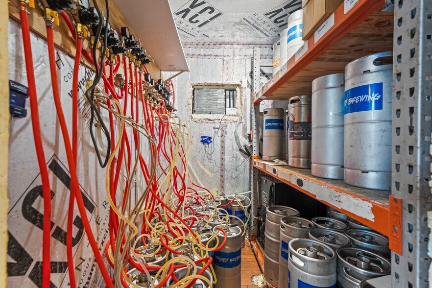 More Photos Of 312 E Tarpon Ave, Tarpon Springs Medical For Sale