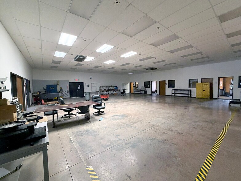 More Photos Of 4009 S Thomas Rd, Oklahoma City Warehouse For Sale