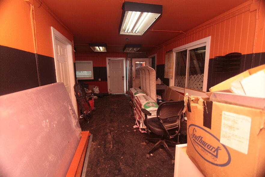 More Photos Of 4706 12th St, Rock Island Auto Dealership For Sale