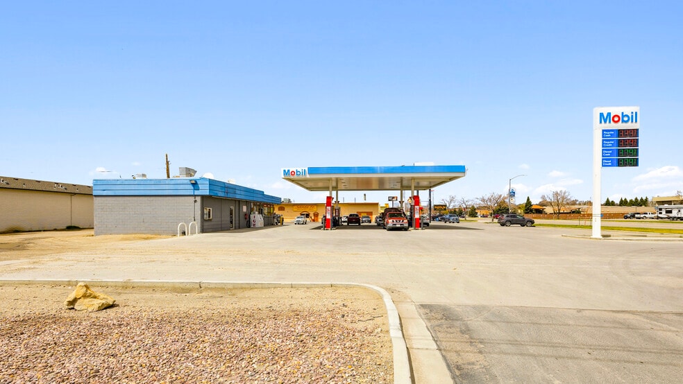 More Photos Of 1640 Elk St, Rock Springs Service Station For Sale