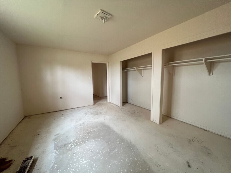 More Photos Of 2500 N Main St, Tahoka Hotel For Sale