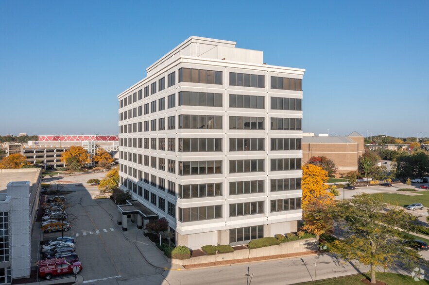 More Photos Of 2-564 Oakbrook Ctr, Oak Brook Unknown For Lease