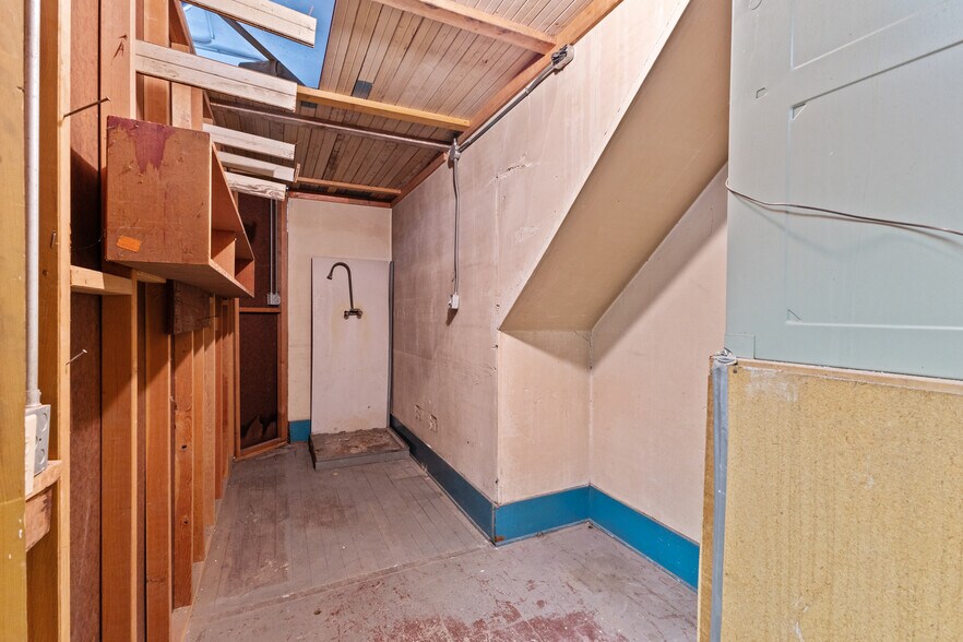 More Photos Of 421 E Santa Clara St, San Jose Storefront Retail Office For Sale