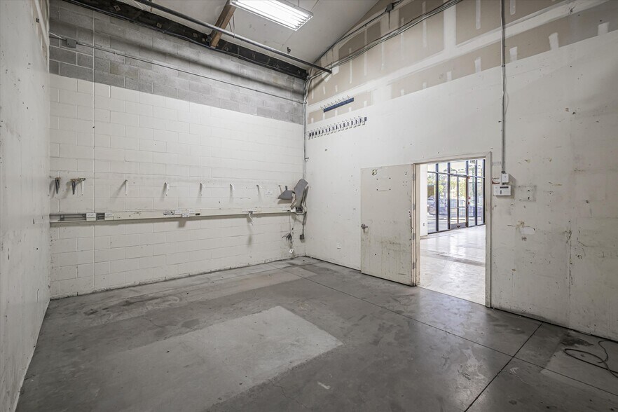 More Photos Of 3545 Soquel Dr, Soquel Auto Repair For Lease