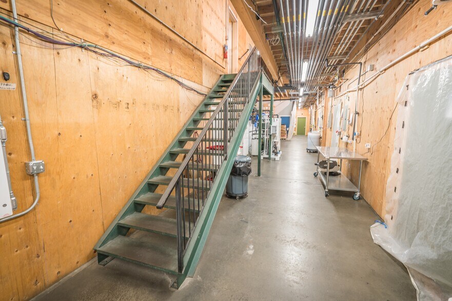 More Photos Of 3735 Eagle Loop, Hood River Warehouse For Sale