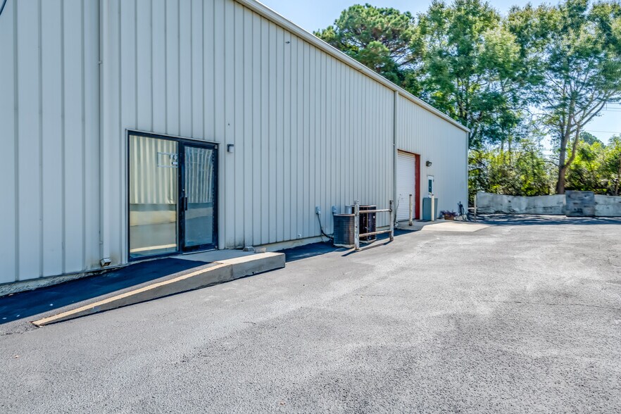 More Photos Of 480 N Dean Rd, Auburn Light Distribution For Lease