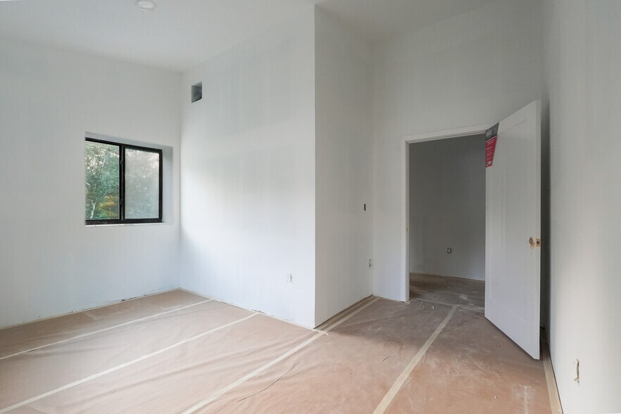 More Photos Of 1341 Central St, Leominster Flex For Lease