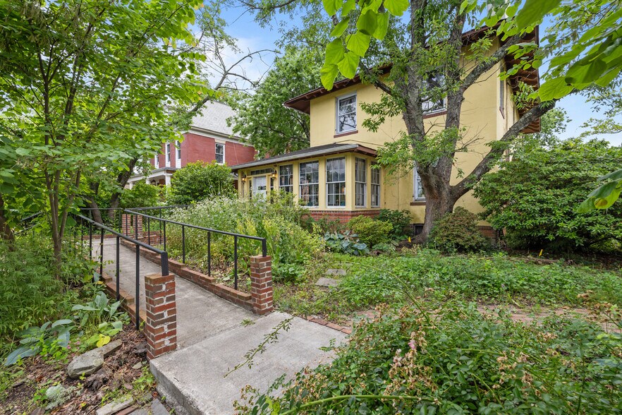 More Photos Of 1231 Boissevain Ave, Norfolk General Retail For Sale