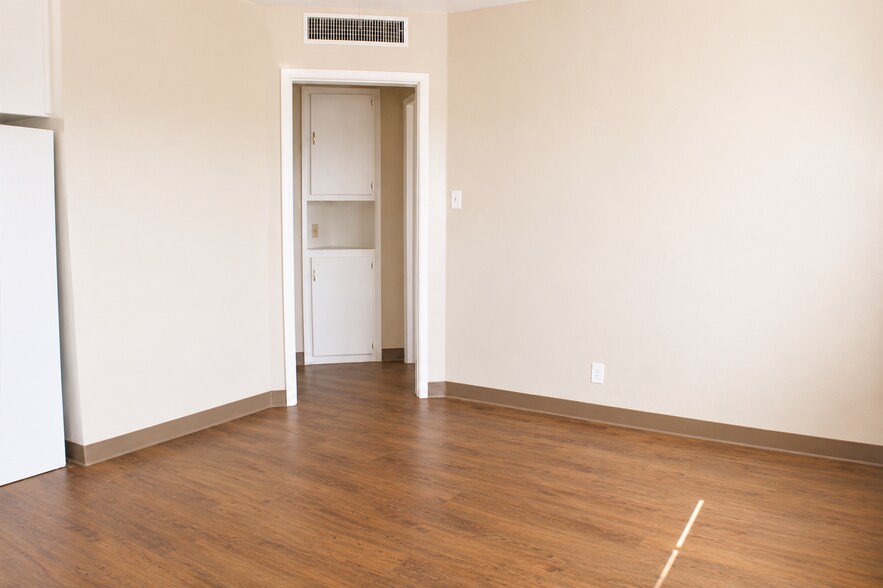 More Photos Of 615 Olive St, Bakersfield Multifamily For Sale