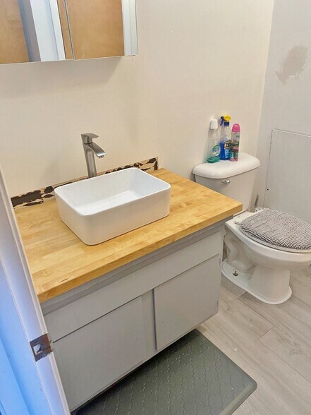 More Photos Of 300 Main St, Sherwood Apartments For Sale