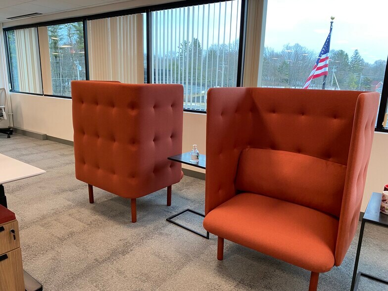 More Photos Of 1 Northeastern Blvd, Salem Office For Lease