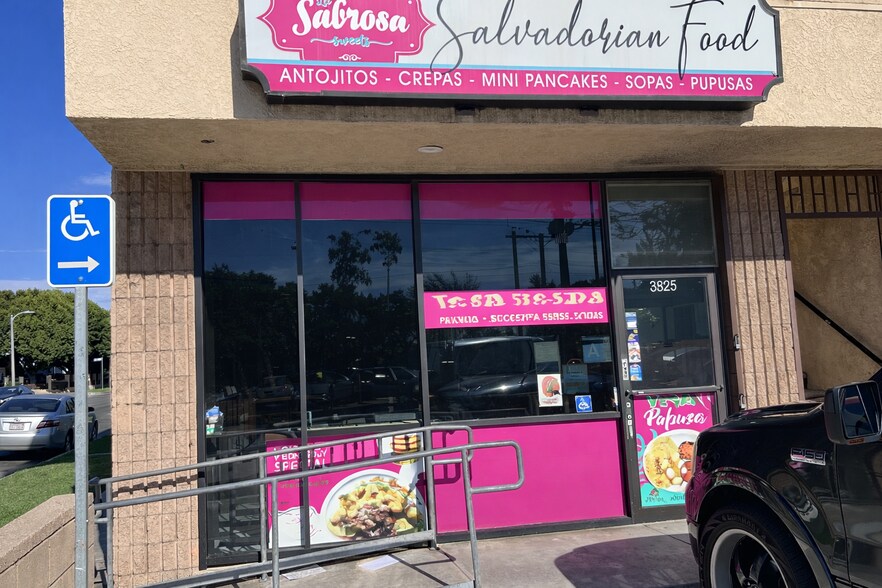 More Photos Of 18625 Sherman Way, Reseda Office For Lease