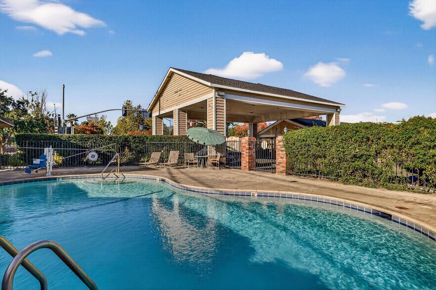 More Photos Of 2352 Esplanade Rd, Chico Hotel For Sale