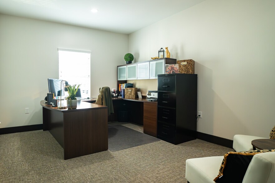 More Photos Of 26715B Decker Prairie Rosehl Rd, Magnolia Office For Sale