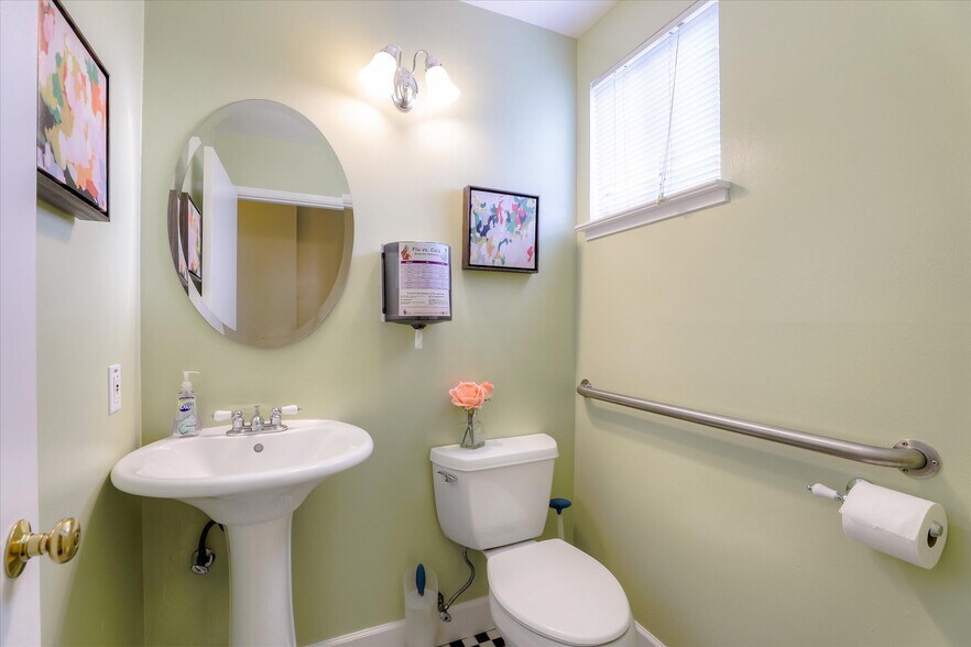 More Photos Of 560 E Saint John St, San Jose Medical For Sale