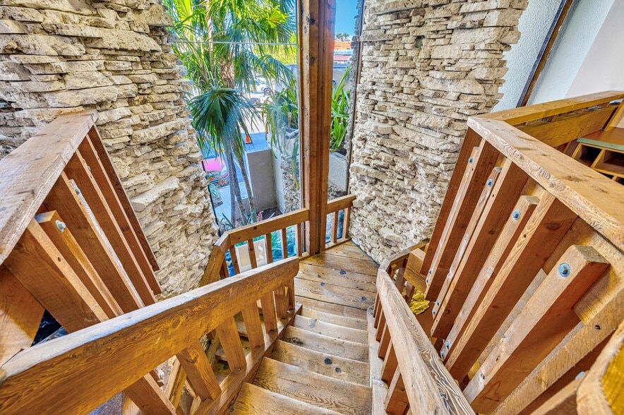 More Photos Of 3045 N Federal Hwy, Fort Lauderdale Loft Creative Space For Sale