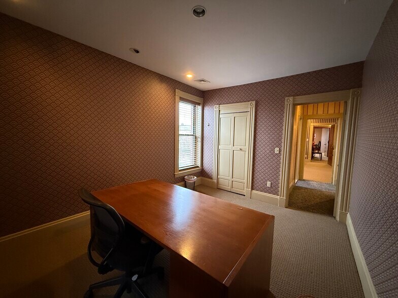 More Photos Of 25 Harvard St, Worcester Office For Lease