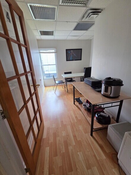 More Photos Of 257 Ferry St, Newark General Retail For Sale