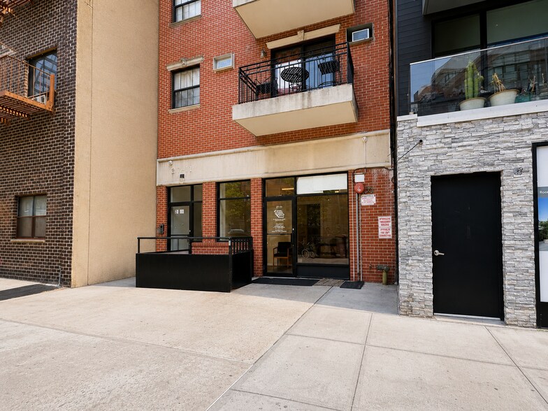 Primary Photo Of 27-11 Astoria Blvd, Astoria Apartments For Lease