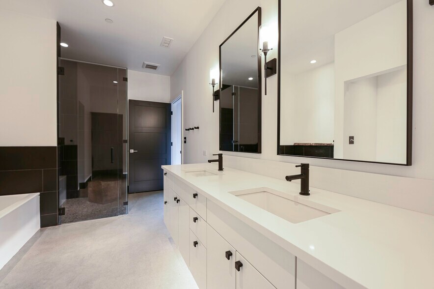 More Photos Of 13001 40th Ave S, Tukwila Specialty For Sale