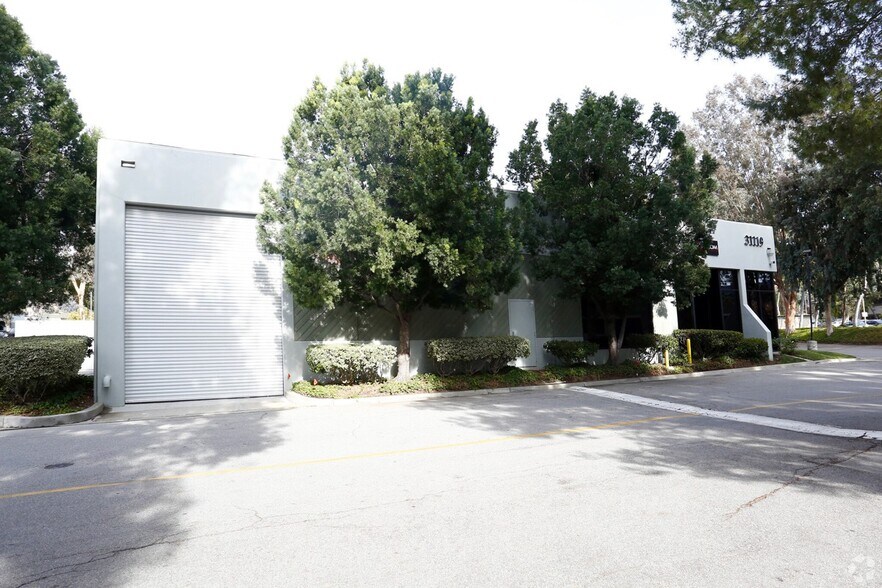 More Photos Of 31119 Via Colinas, Westlake Village Light Manufacturing For Sale