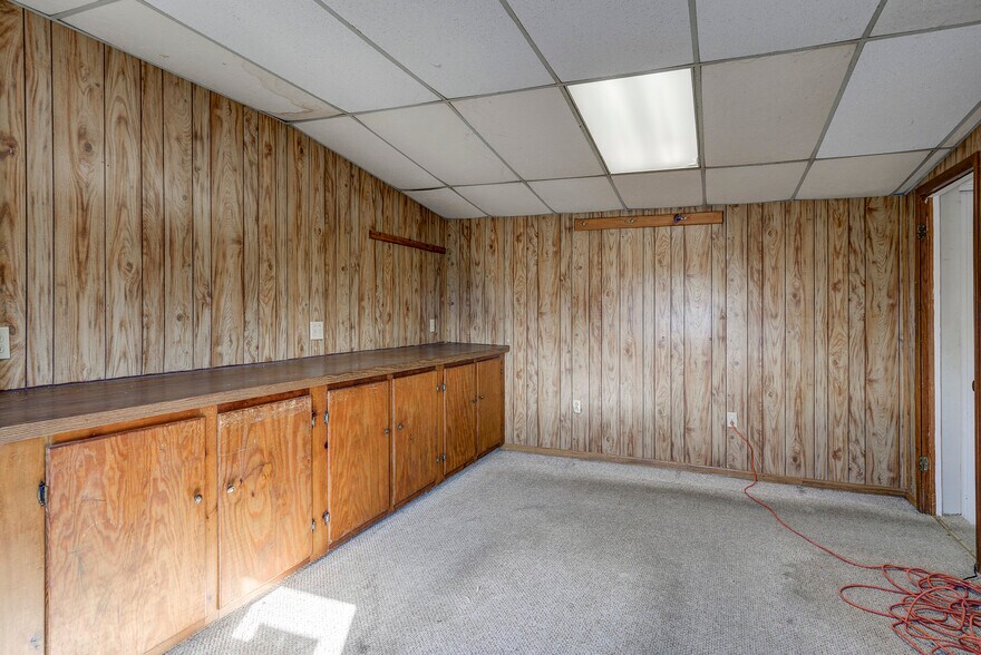 More Photos Of 127 Cherry St, Johnson City Industrial For Sale