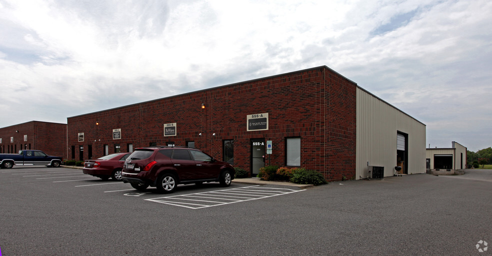 Primary Photo Of 555 NW Pitts School Rd, Concord Warehouse For Lease