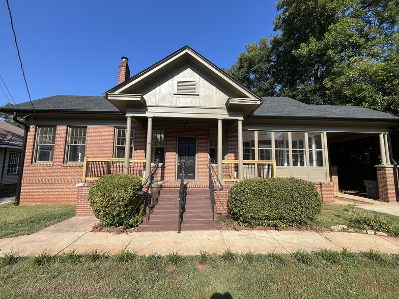 Primary Photo Of 406 S Lewis St, Lagrange Office For Lease