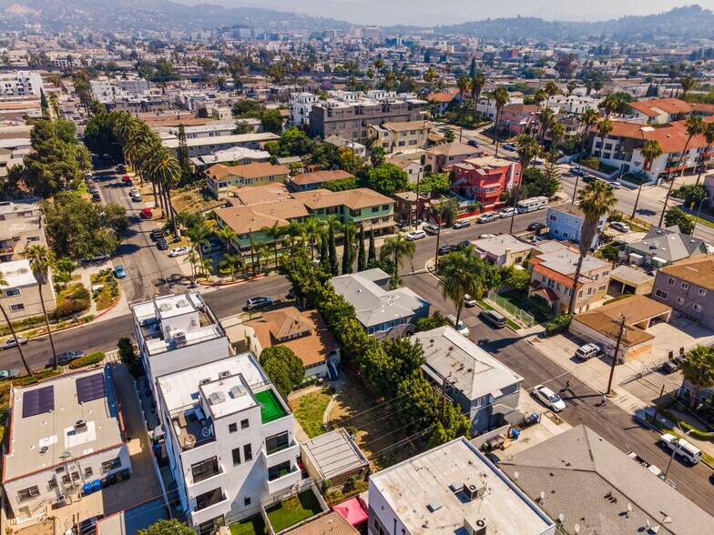 More Photos Of 4458 Maplewood Ave, Los Angeles Multifamily For Sale