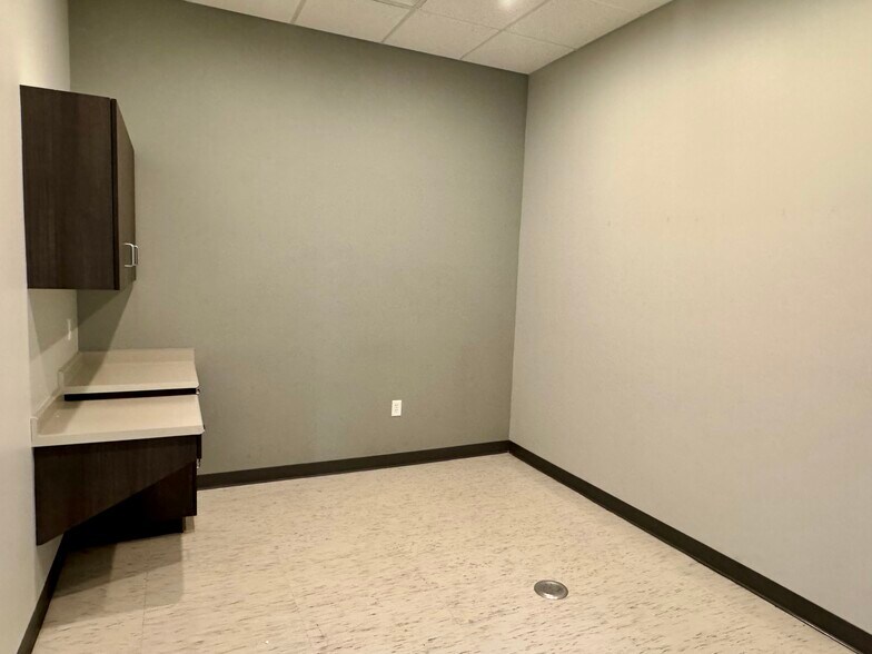 More Photos Of 8988 W Cheyenne Ave, Las Vegas Medical For Lease