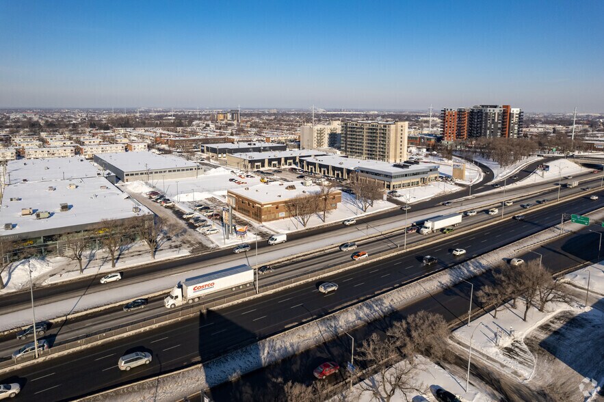 More Photos Of 4505 Boul Métropolitain E, Montréal Office For Sale