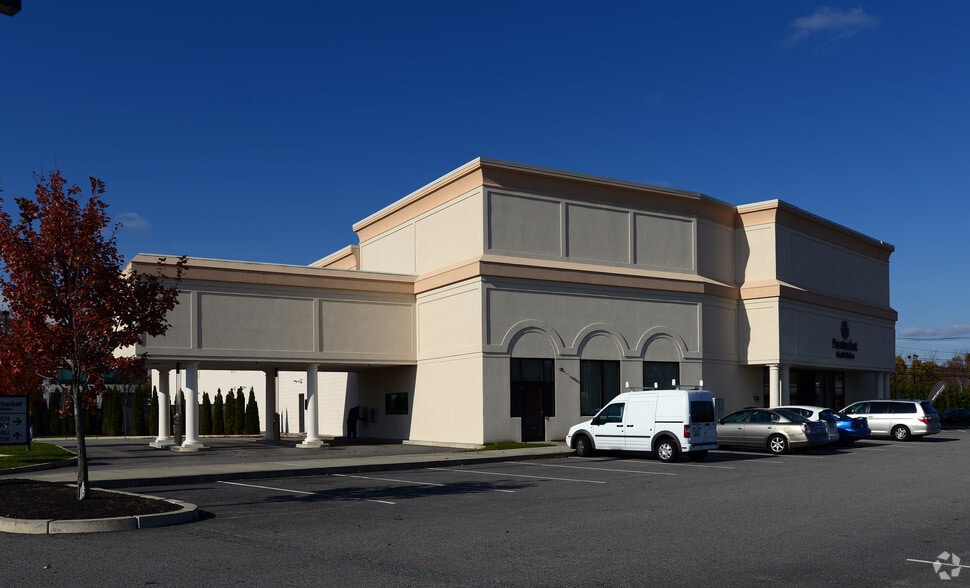 More Photos Of 40 Sockanosset Cross Rd, Cranston Unknown For Lease