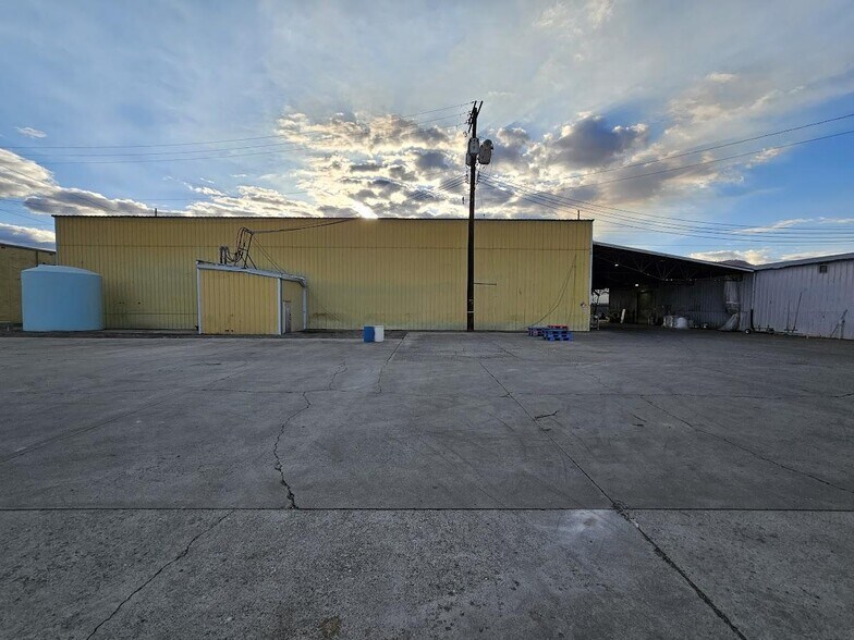 More Photos Of 1012 Walla Walla Ave, Wenatchee Warehouse For Lease
