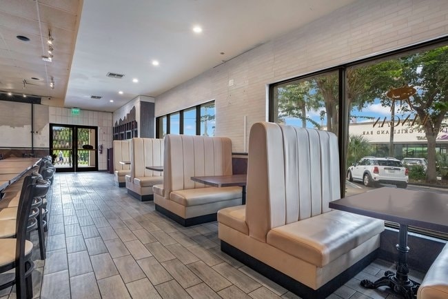 More Photos Of 7653 International Dr, Orlando Freestanding For Lease