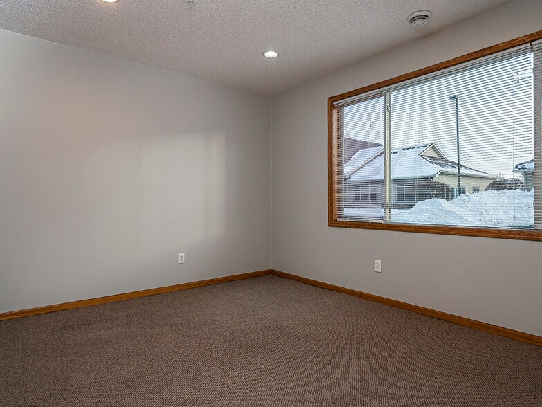 More Photos Of 7945 Stone Creek Dr, Chanhassen Medical For Sale