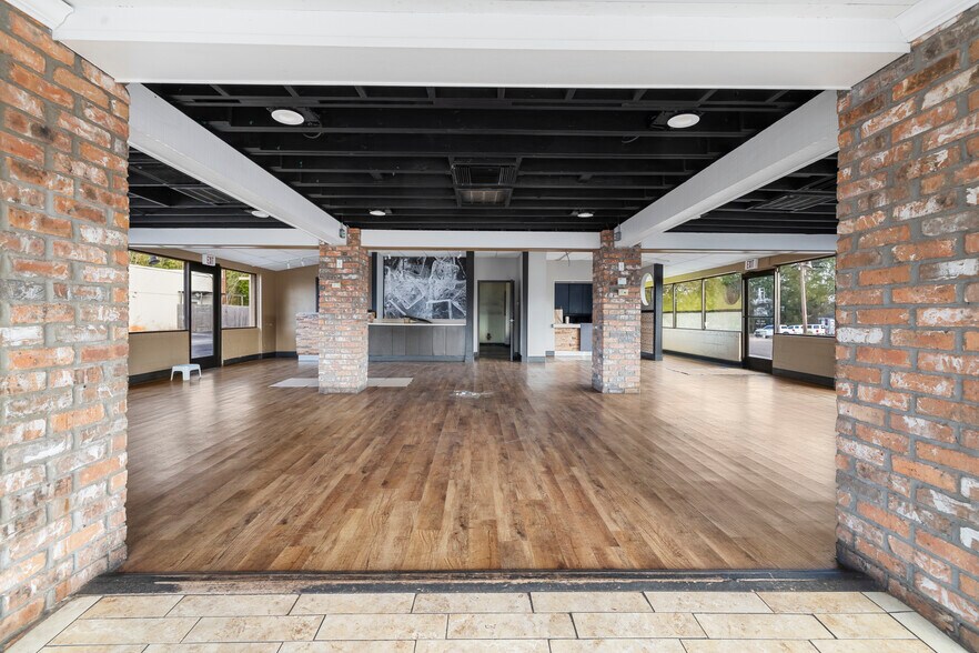 More Photos Of 2608 North St, Nacogdoches Specialty For Lease