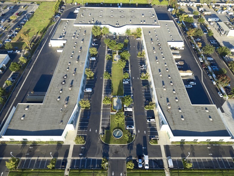 More Photos Of 701 Del Norte Blvd, Oxnard Distribution For Lease