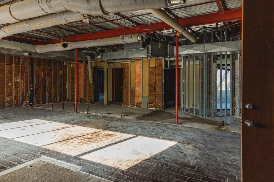 More Photos Of 3200 E Memorial Rd, Edmond Medical For Sale