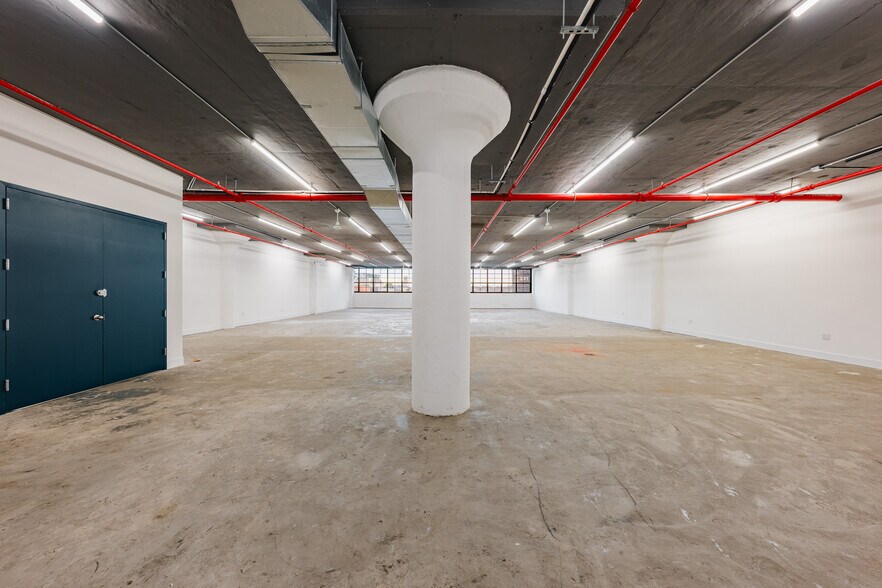 More Photos Of 236-276 Greenpoint Ave, Brooklyn Unknown For Lease