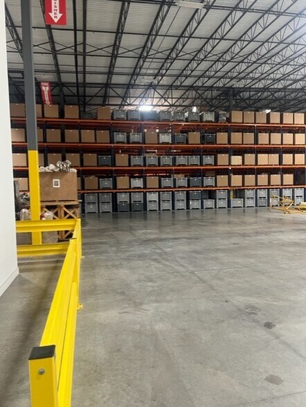 More Photos Of 15277 Heritage Pky, Fort Worth Distribution For Lease